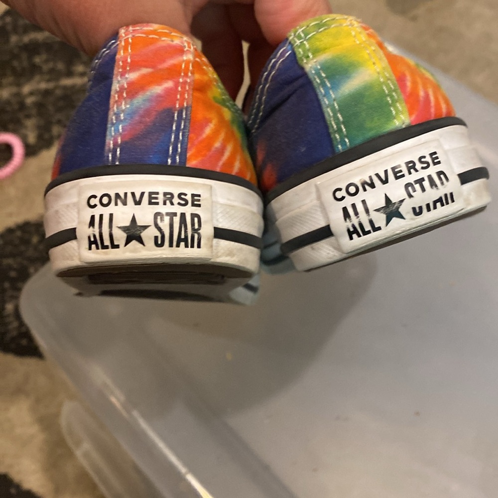 Girls converse - Picture 3 of 5